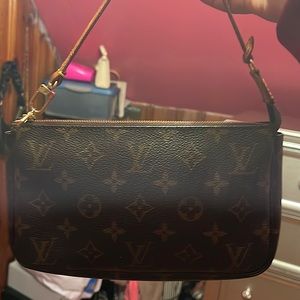 Louis Vuitton pochette bag